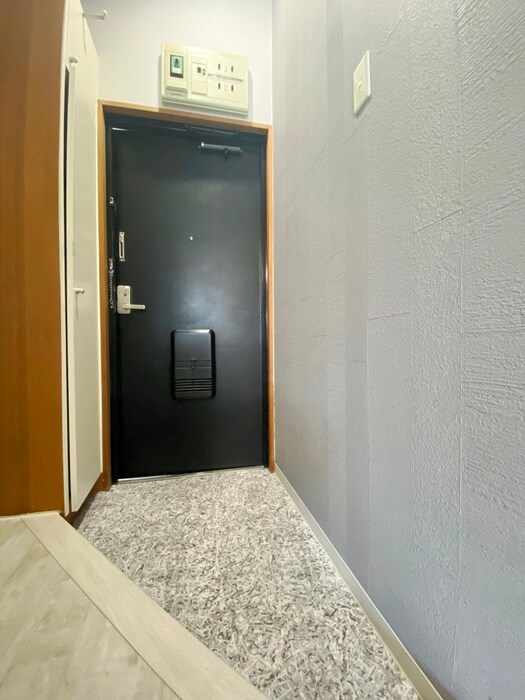 物件内観写真12　(玄関)