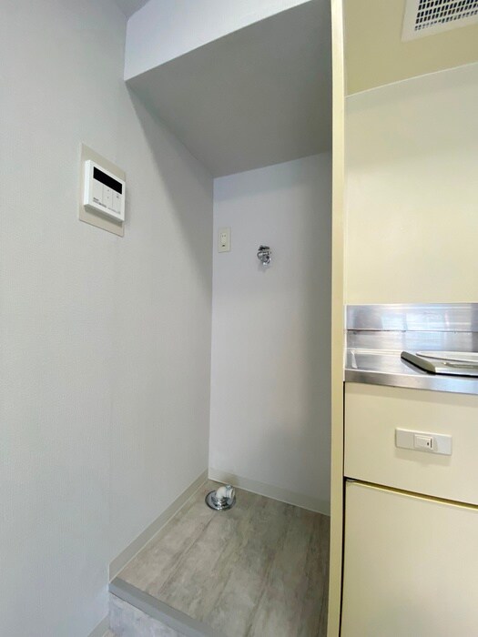 物件内観写真18　(洗濯機置場)