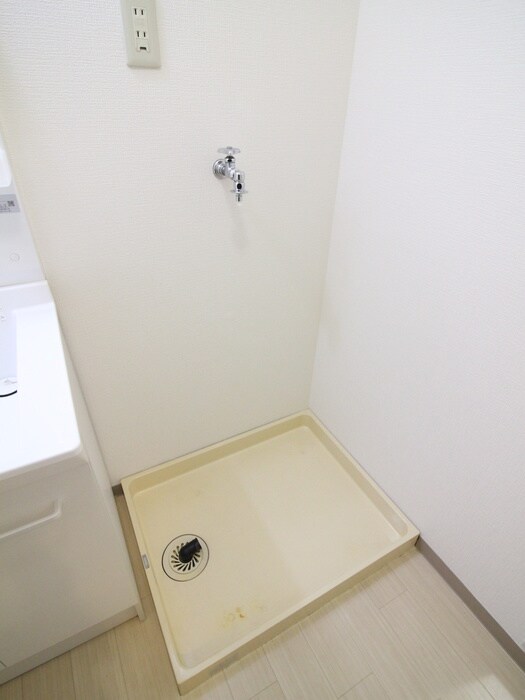 物件内観写真14　(洗濯機置場)