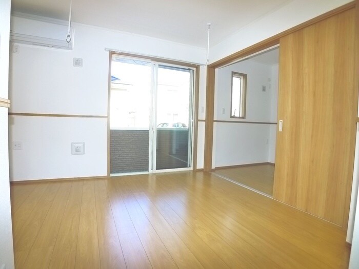 物件内観写真18　(室内からの展望)