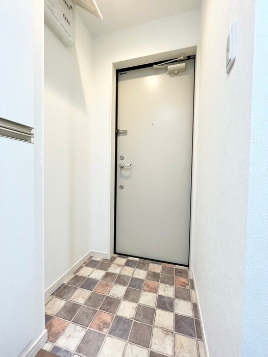 物件内観写真13　(玄関)
