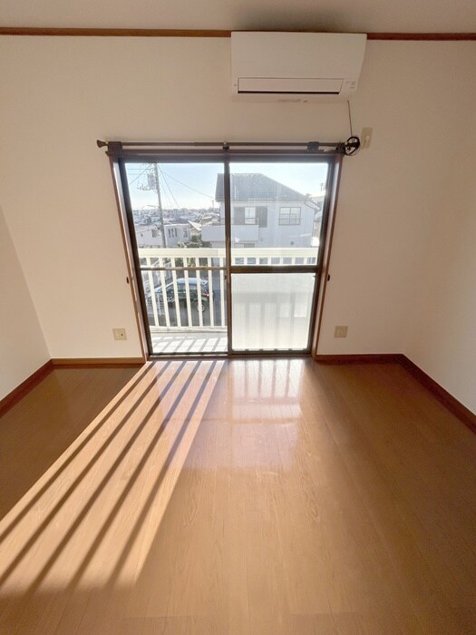 物件内観写真20　(室内からの展望)