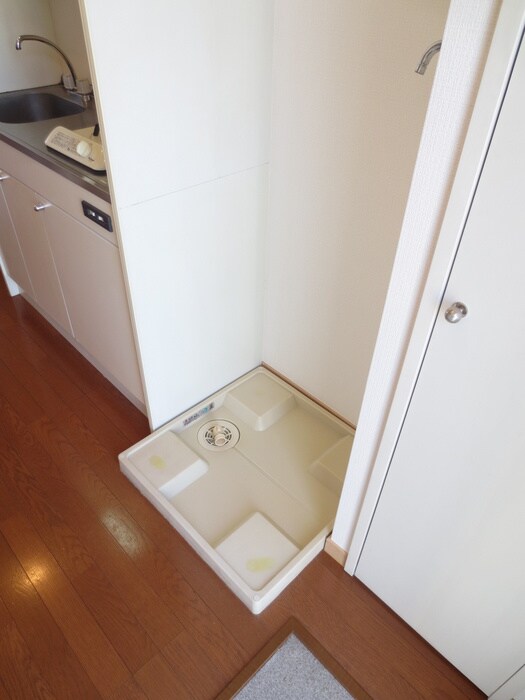 物件内観写真13　(洗濯機置場)