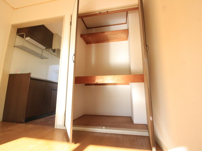 ﾊｲﾑ東つつじの収納