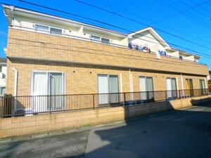シャンプレーヌⅡ外観写真