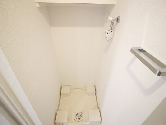 物件内観写真18　(洗濯機置場)