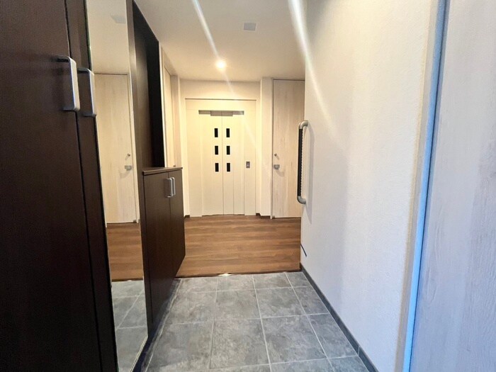 物件内観写真18　(廊下)
