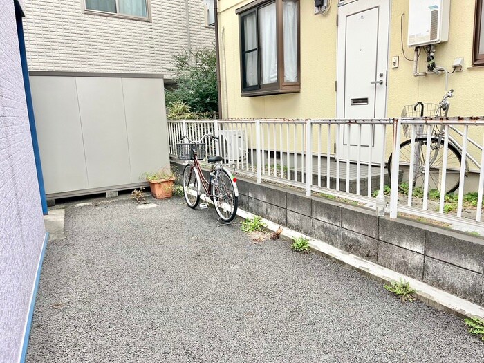 物件外観写真5　(駐輪場)
