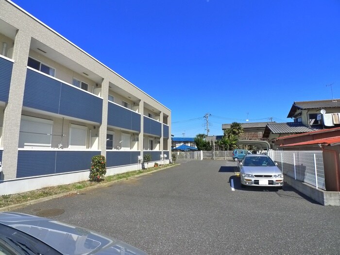 物件外観写真3　(駐車場)