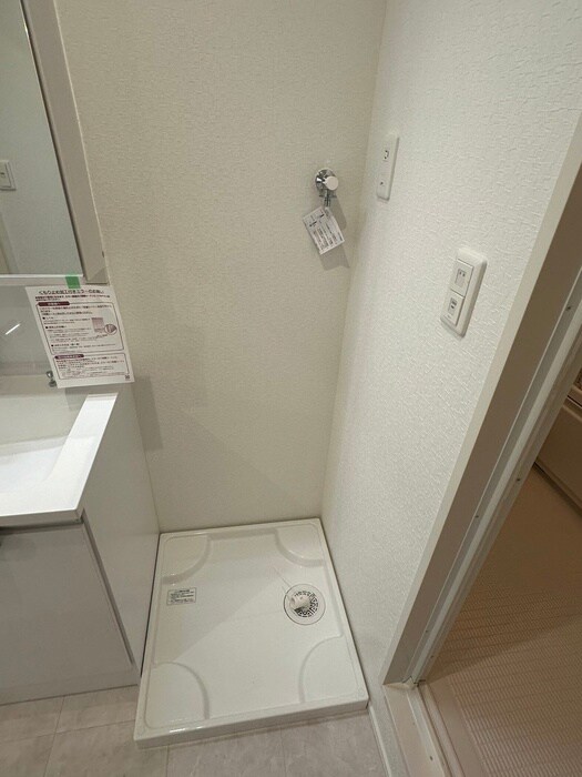 物件内観写真11　(洗濯機置場)