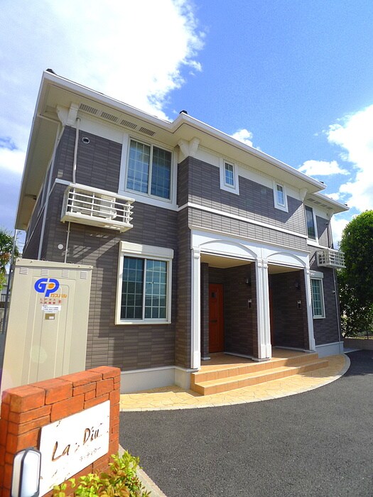 物件外観写真1　(外観写真)