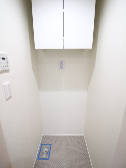 物件内観写真12　(洗濯機置場)