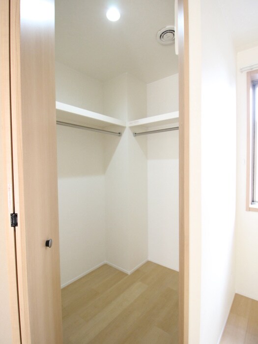 物件内観写真13　(収納)