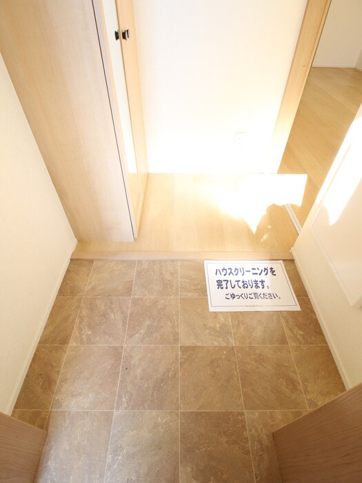 物件内観写真14　(玄関)