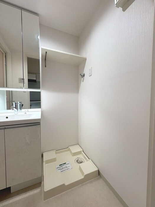 物件内観写真12　(洗濯機置場)