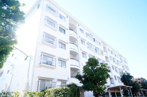 えびな国分団地８号棟（１０５）外観写真