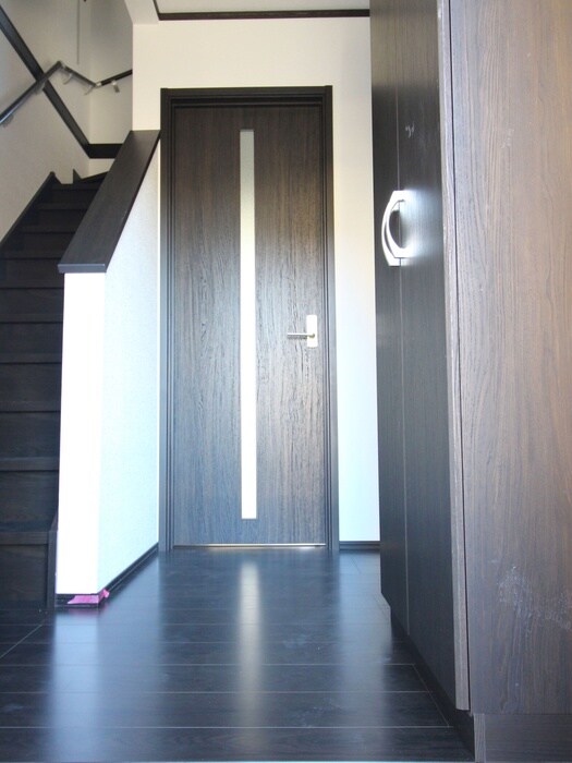 物件内観写真18　(玄関)