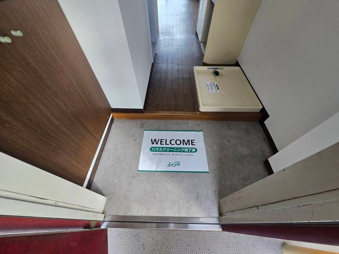 物件内観写真12　(玄関)