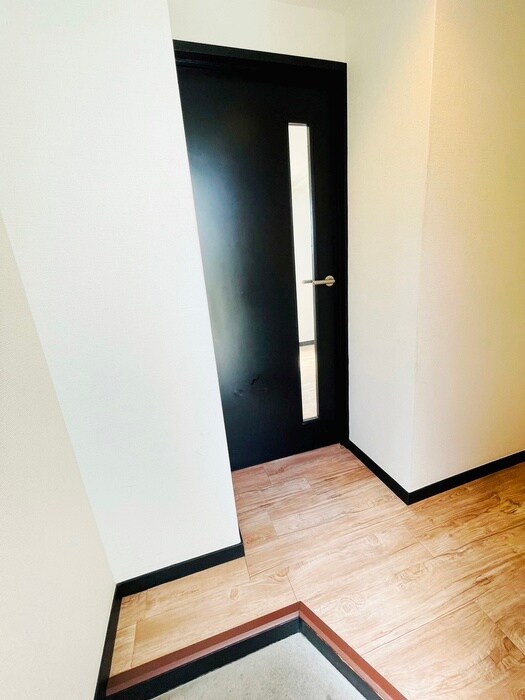 物件内観写真17　(玄関)