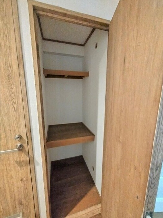 物件内観写真12　(収納)