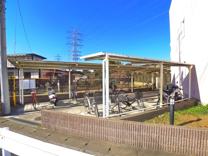 物件外観写真5　(駐輪場)