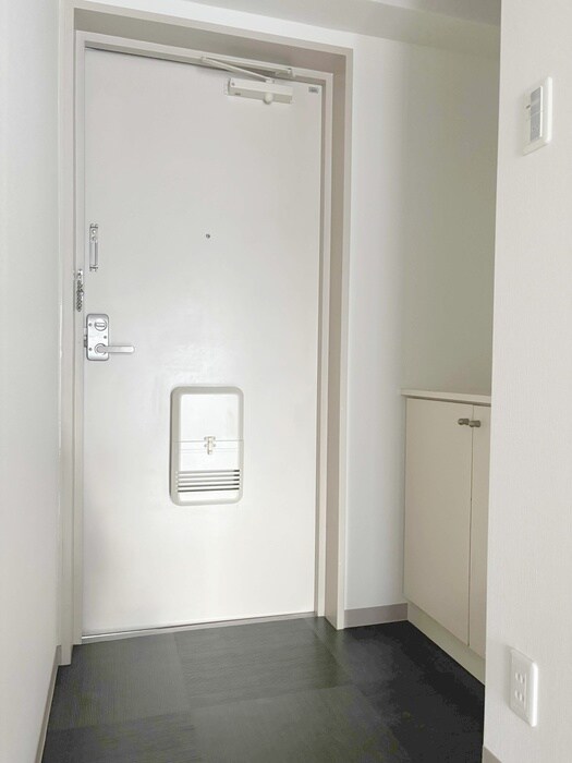 物件内観写真18　(玄関)