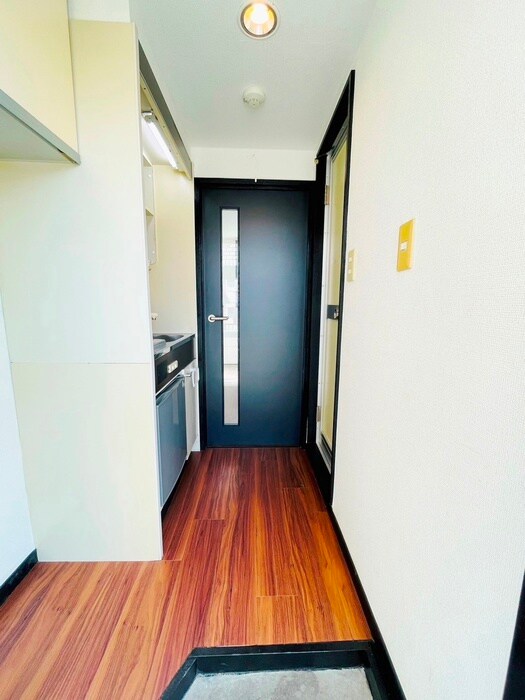 物件内観写真11　(玄関)