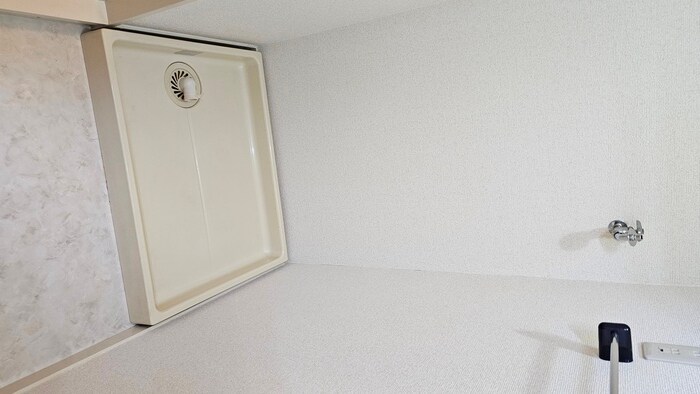 物件内観写真18　(洗濯機置場)