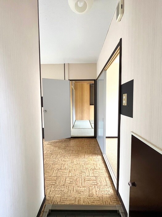 物件内観写真19　(廊下)