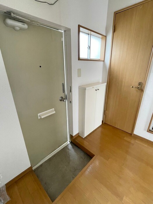 物件内観写真14　(玄関)
