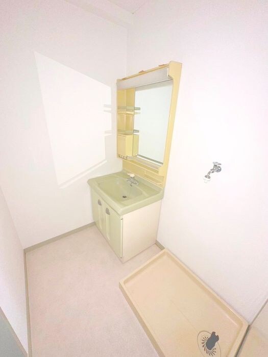 物件内観写真11　(洗濯機置場)