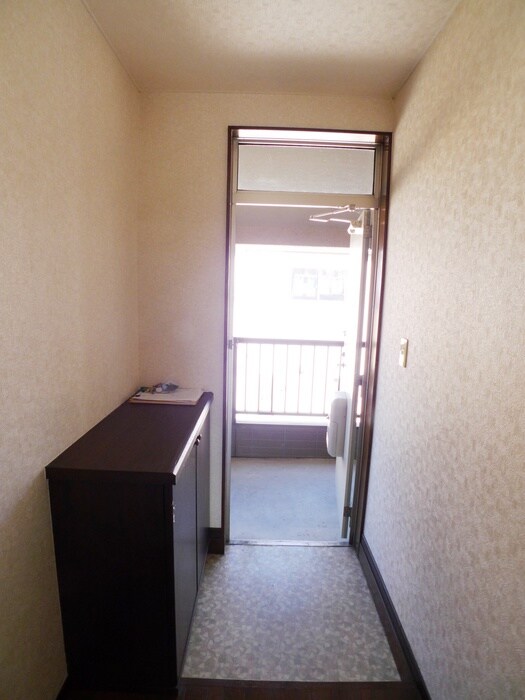 物件内観写真13　(玄関)
