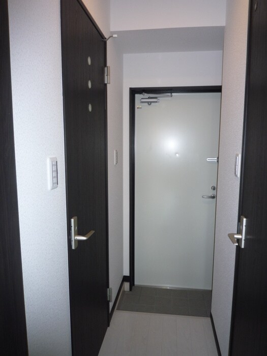 物件内観写真18　(玄関)