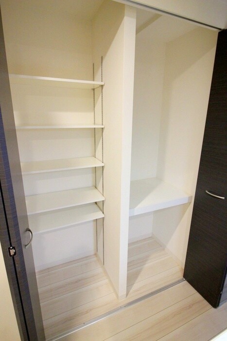 物件内観写真11　(収納)