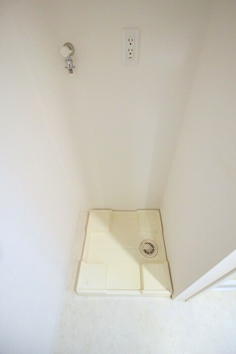 物件内観写真14　(洗濯機置場)