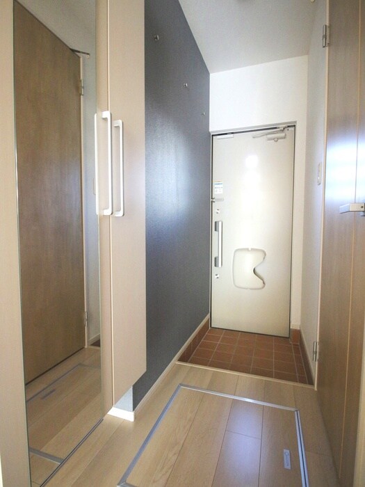 物件内観写真16　(玄関)