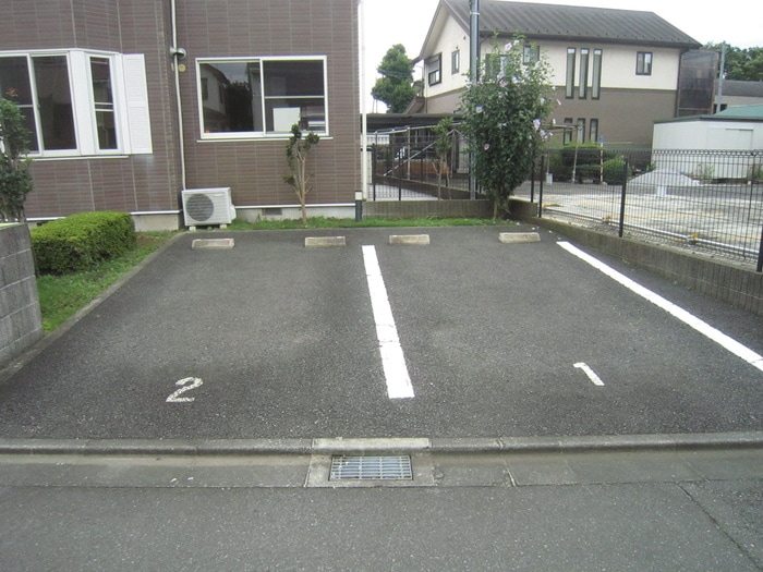 物件外観写真6　(駐車場)