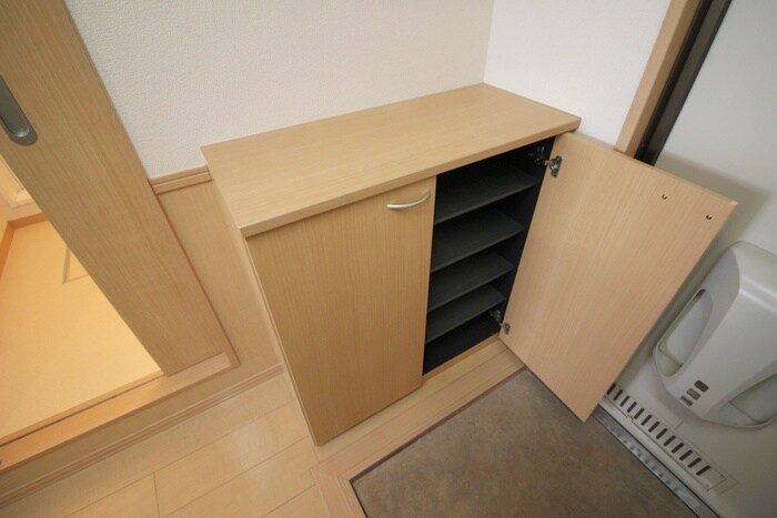 物件内観写真16　(靴箱)