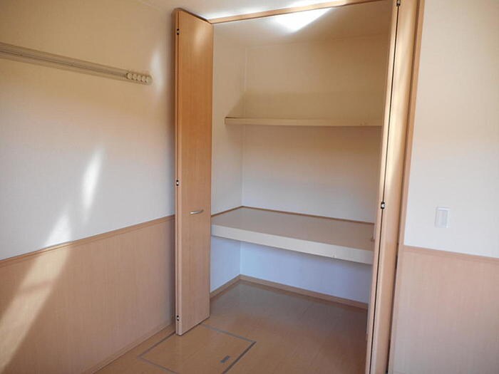 物件内観写真18　(収納)