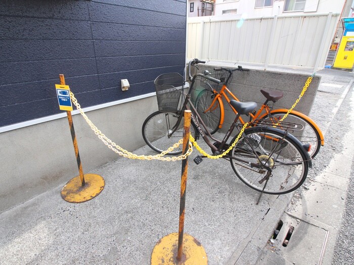 物件外観写真5　(駐輪場)