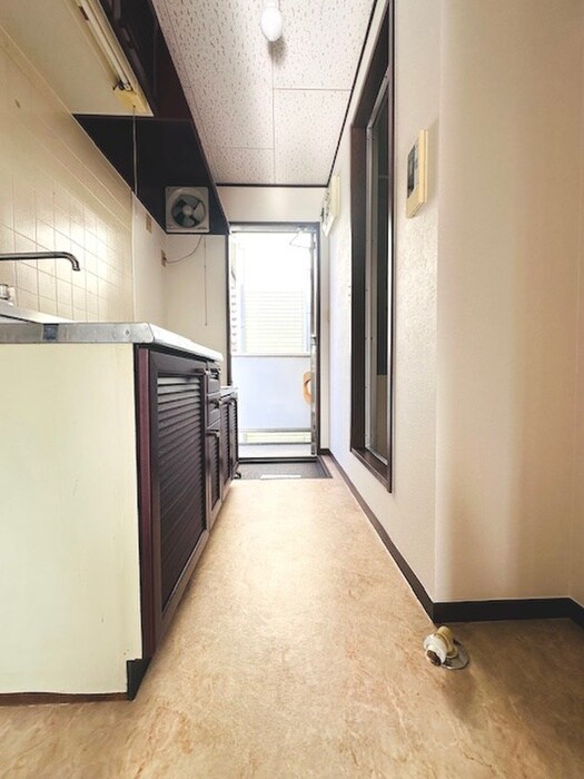 物件内観写真13　(廊下)