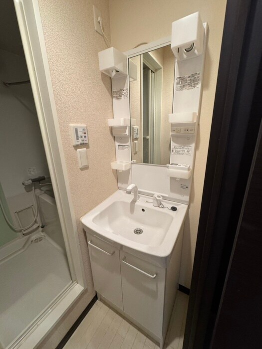 物件内観写真8　(洗面)