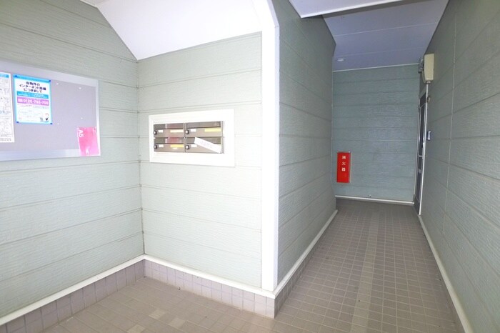 物件外観写真5　(エントランス部分)