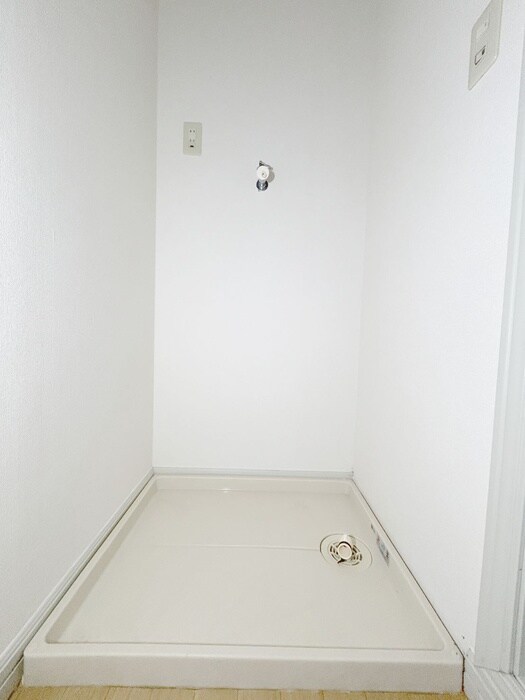 物件内観写真15　(洗濯機置場)