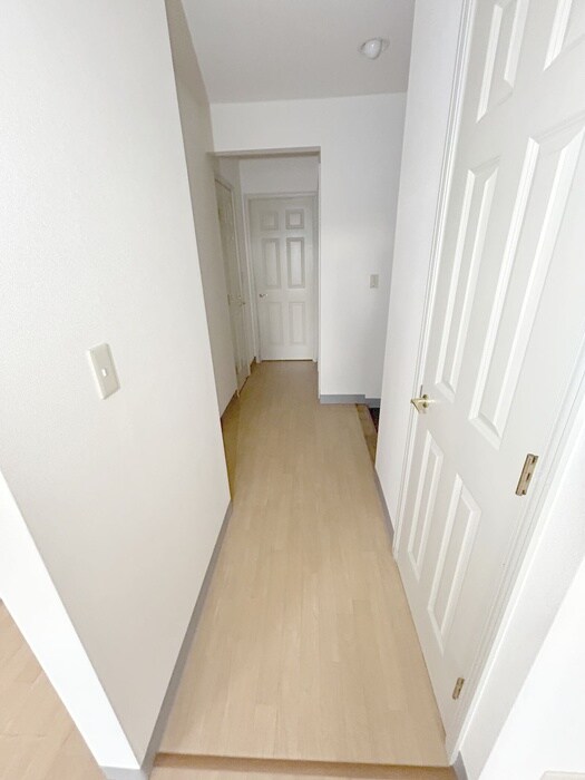 物件内観写真18　(廊下)