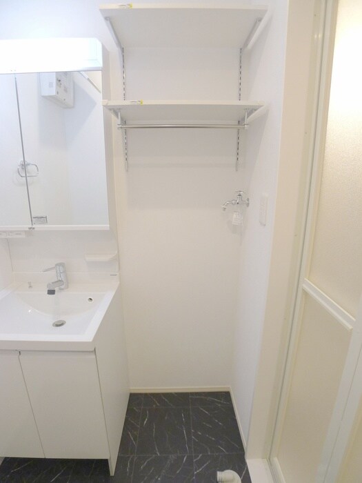 物件内観写真12　(洗濯機置場)