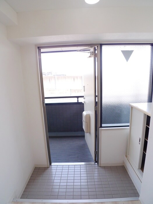 物件内観写真15　(玄関)