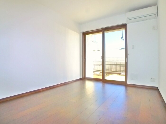 物件内観写真11　(室内からの展望)