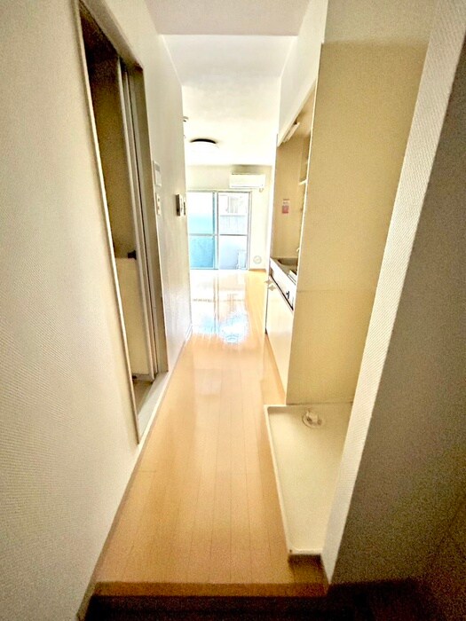 物件内観写真11　(廊下)