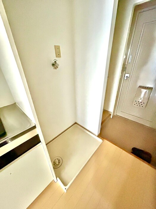 物件内観写真14　(洗濯機置場)